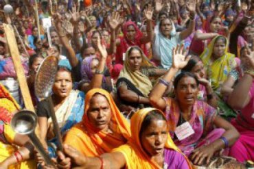 В Индии начались протесты из-за посещения храма женщинами
