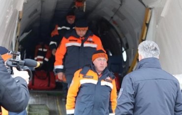 Украинские спасатели вернулись из Тегерана