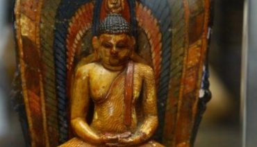 Британец вернул Шри-Ланке статую Будды, вывезенную его прадедом в XIX веке