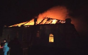 Накануне Рождества на Донбассе сгорел храм