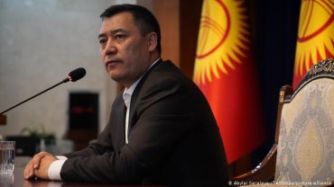Фаворит президентских выборов в Кыргызстане – освобожденный из колонии политик