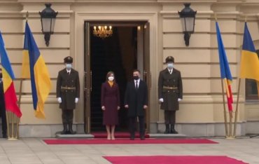 Свой первый зарубежный визит новоизбранная президент Молдовы совершила в Украину