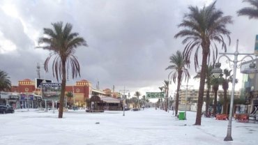 На популярном египетском курорте выпал снег