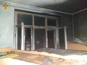 В студенческом общежитии ХНУ произошел пожар: эвакуировали более 100 человек