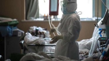 Заболеваемость стремительно растет: за сутки в Украине более 10 тысяч новых случаев COVID-19