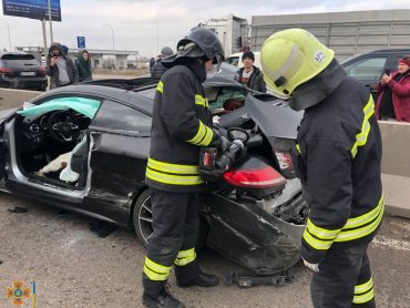 Постоянно шла на обгон: в масштабном ДТП в Одессе погибла девушка за рулем Mercedes