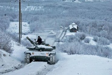 В России во время учений танк снес электроопору: без света остались шесть населенных пунктов