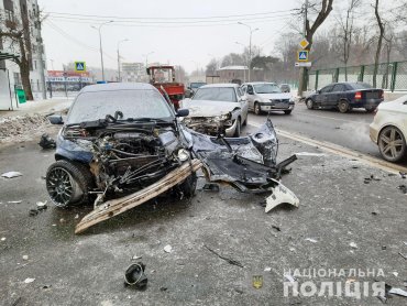 В Харькове сотрудница полиции устроила тройное ДТП с пострадавшими