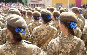 Воинский учет женщин: Минобороны сократило количество профессий