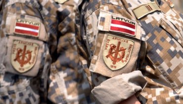 Латвия решила отправить военных в Украину