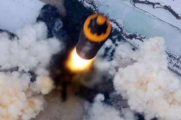 Ким Чен Ын запустил ракету с ядерным зарядом: может долететь до США