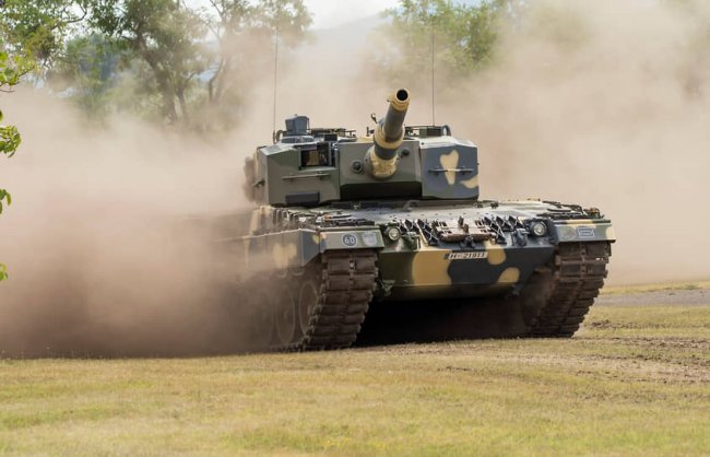 Германия допустила поставки танков Leopard в Украину