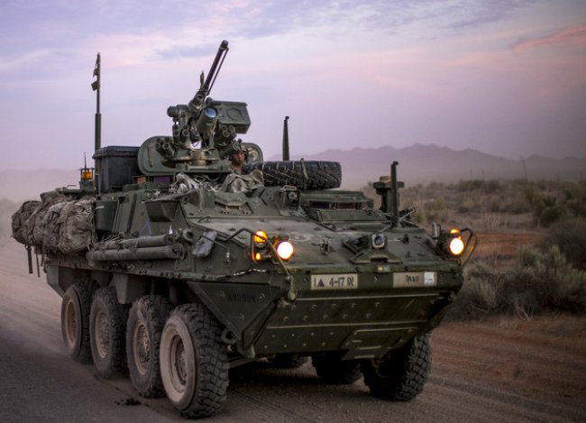 США могут передать Украине боевые машины Stryker