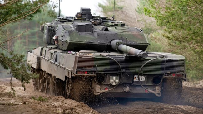 Міністр оборони Німеччини не виключає постачання танків Leopard Україні