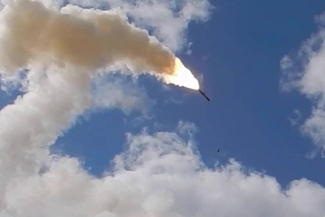 Россияне ударили по Киеву ракетами