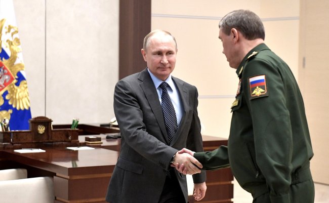 Путин приказал Герасимову захватить Донбасс до марта