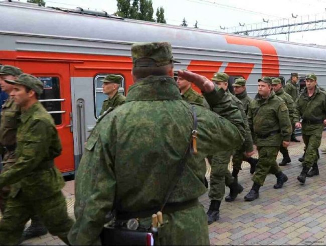 Российские военные устроили бунт в поезде, который вез их на войну