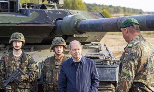 Без дальнейших проволочек: Европарламент официально призвал Шольца дать Украине танки Leopard 2