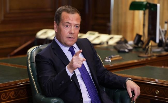 Медведев пригрозил ядерной войной в случае поражения России