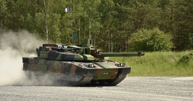 Франция может передать Украине свои танки Leclerc, чтобы стимулировать Германию с Leopard