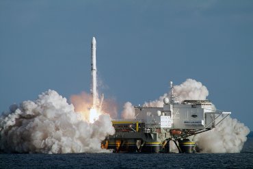 Российская ракета украинской разработки уничтожила американский спутник