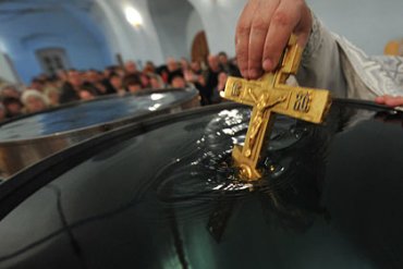 В Санкт-Петербурге физики просят «Водоканал» доказать пользу крещенской воды