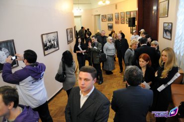 При поддержке Движения «Украинский выбор» в Киеве открылась фотовыставка «Молодая гвардия»