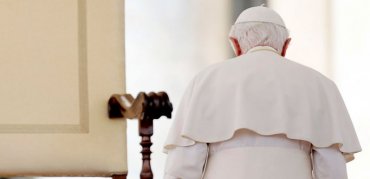 Бенедикт XVI после ухода на покой собирается молиться и писать книги