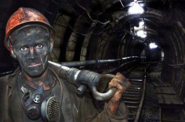 Сын Януковича приватизирует ведущие шахты Украины