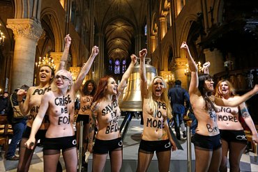 Франция: Собор Парижской Богоматери подает в суд на Femen