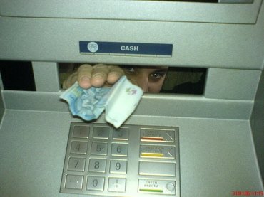 НБУ планирует закрыть банкоматы