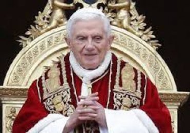 Папа Римский отрекся из-за священников-геев?