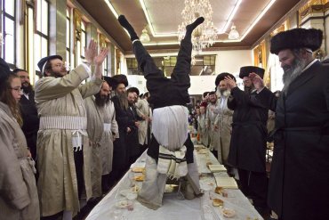 Иудеи сегодня начнут встречать веселый праздник Пурим