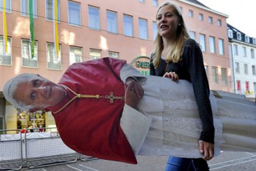 Бенедикт XVI сегодня покинет Ватикан и будет объявлен режим «вакантного престола»