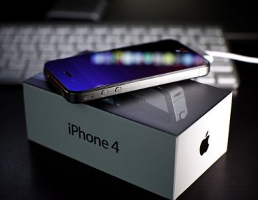 Apple возобновляет производство iPhone 4, снизив цену до $360