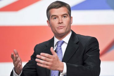 Британский министр подал в отставку из-за уборщицы-иностранки