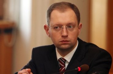 Яценюк отказался комментировать процесс формирования теневого Кабмина