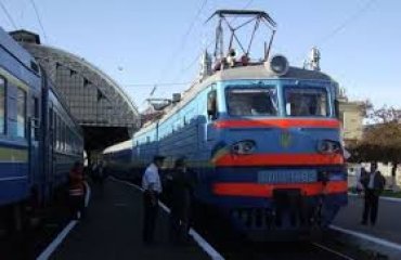 «Укрзализныця» прекратила движение поездов Львов-Киев