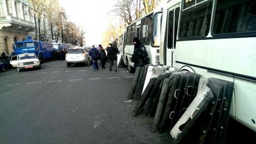 Силовики бегут из Киева