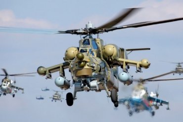 В Севастополь прилетели боевые российские вертолеты