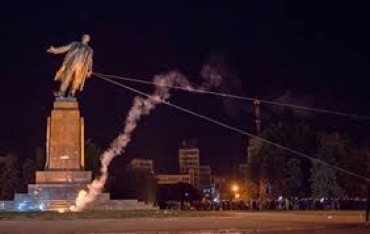 Суд признал незаконным демонтаж памятника Ленину в Харькове