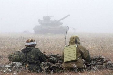 Более 20 танков зашли в Украину в районе Новоазовска, – штаб АТО