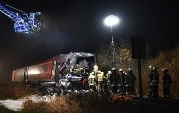 В Германии лоб в лоб столкнулись два поезда