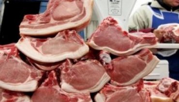 Украинцам пообещали снизить цены на мясо
