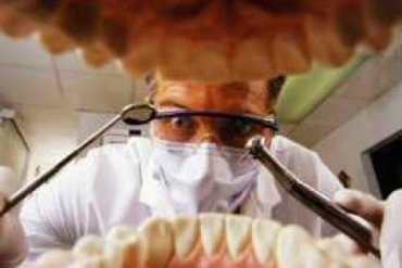 В Киевской области стоматолог сломала пациенту челюсть