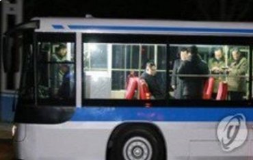 Ким Чен Ын покатался по ночному Пхеньяну на троллейбусе