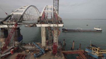 Ловушка для кораблей: что теряет Украина из-за Керченского моста