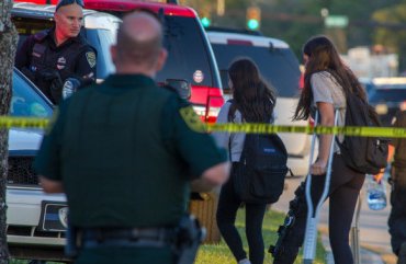 Во Флориде бывший ученик застрелил в школе 17 человек