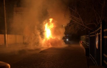 В Одессе загорелся Lexus депутата горсовета