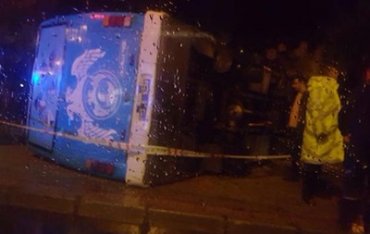 В Турции перевернулся автобус с военнослужащими , есть пострадавшие